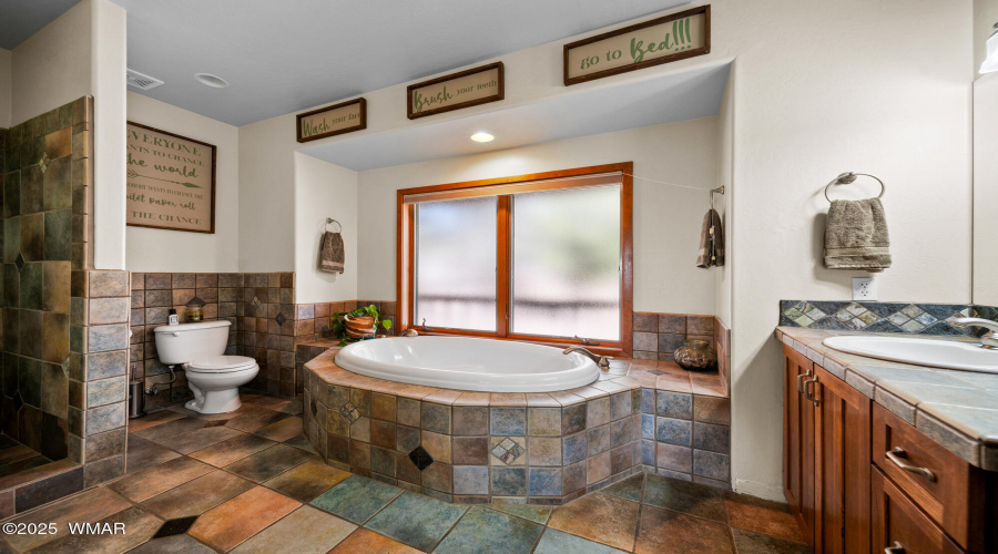Jetted Deep Soak Tub