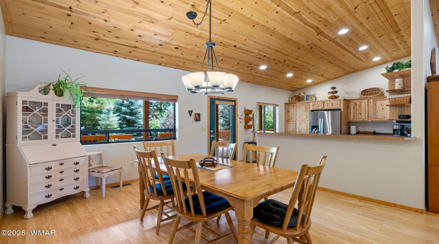 Dining to Kitchen