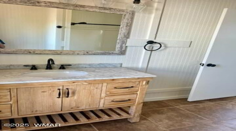 Guest Quarters Bath 1