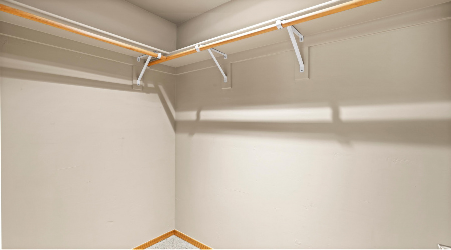 2nd Bedroom Closet