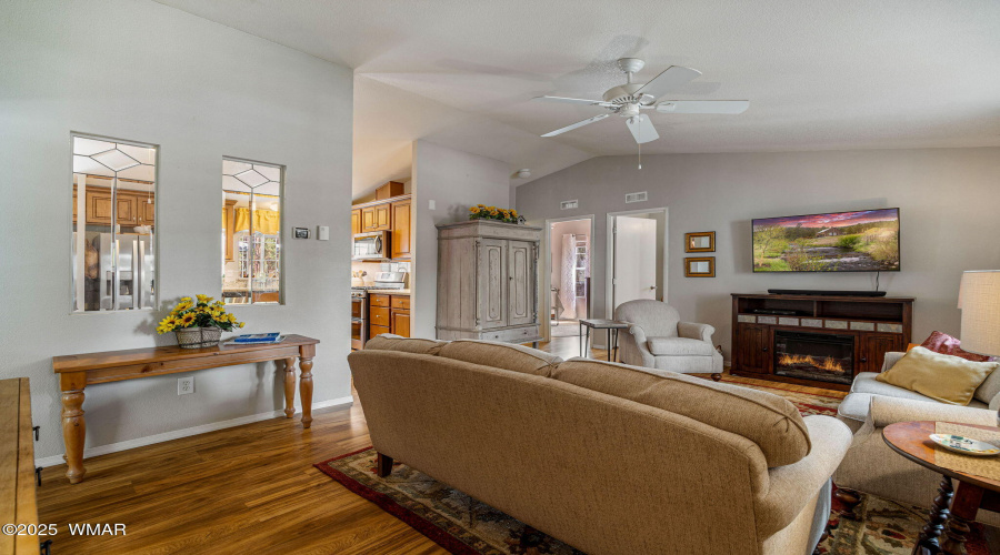 Living to Kitchen and 2 bedrooms