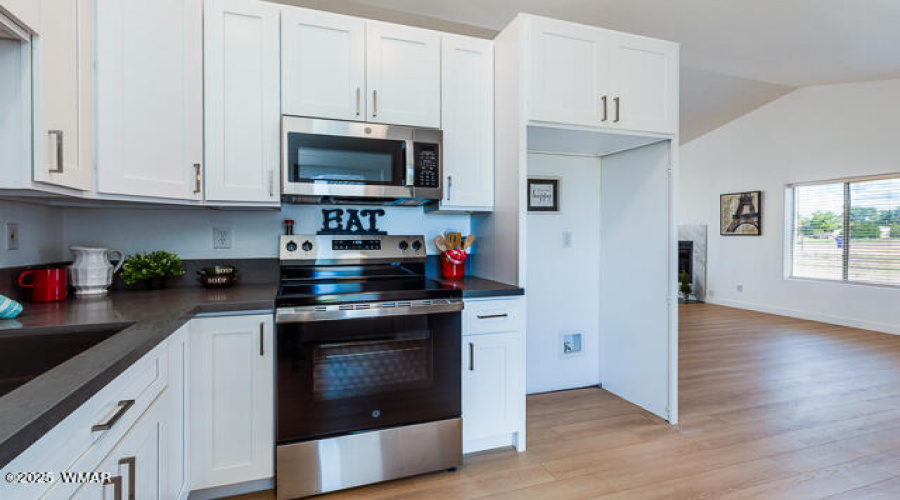 502 1100 West Street W MLS-18