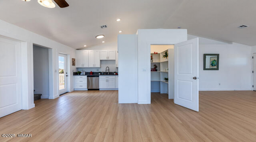 502 1100 West Street W MLS-20