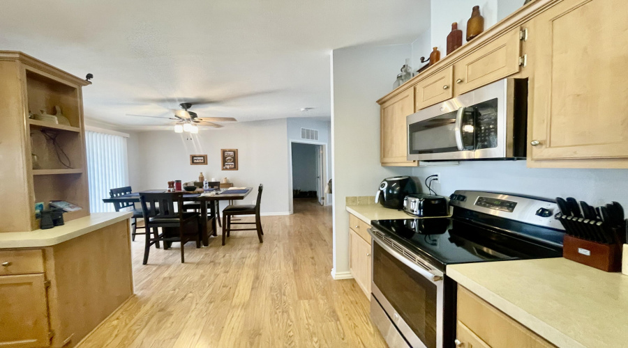 Kitchen dining