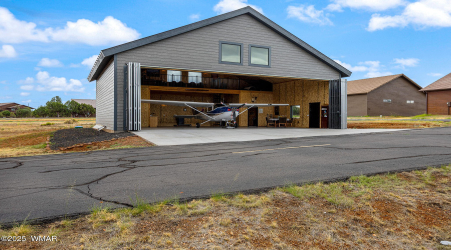 HANGAR