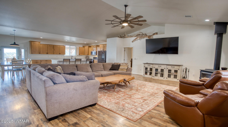 Linden Home on 1.97 Acres!