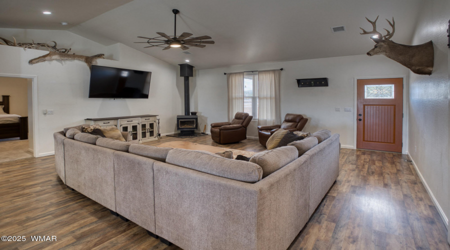 Linden Home on 1.97 Acres!