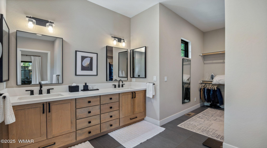 Master Vanity