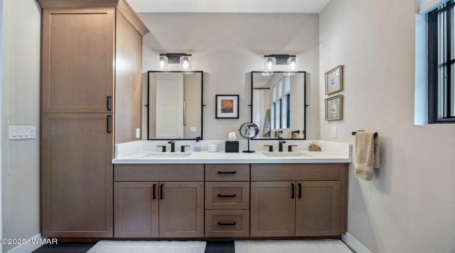 2nd bed Ensuite bath