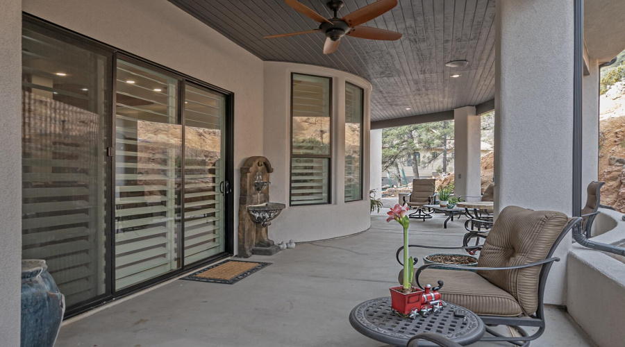 Covered Patio (3)