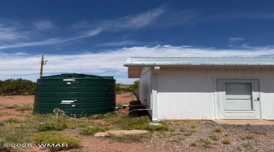 2500 gallon water storage
