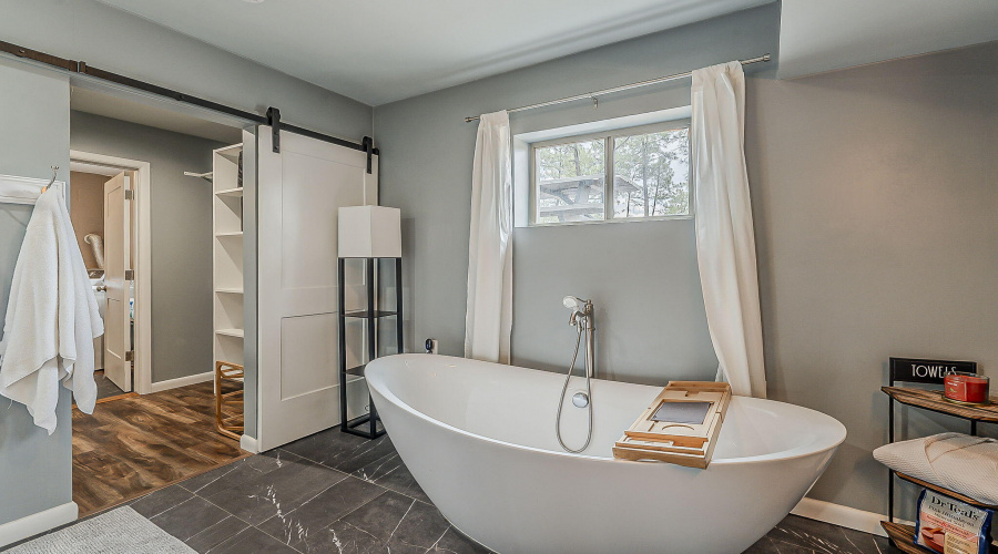 Primary Bath Tub