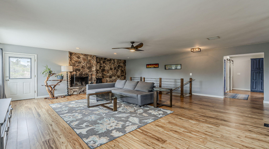Large main floor living/family room
