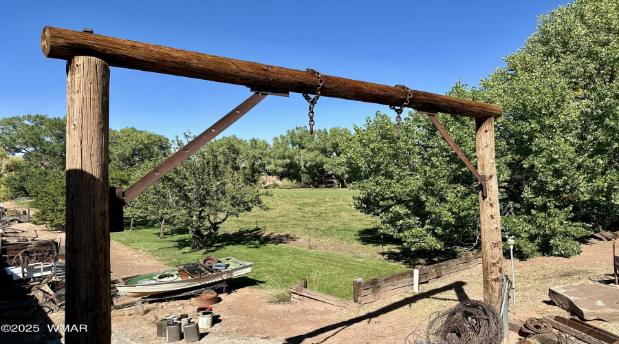 Gambrel Stick