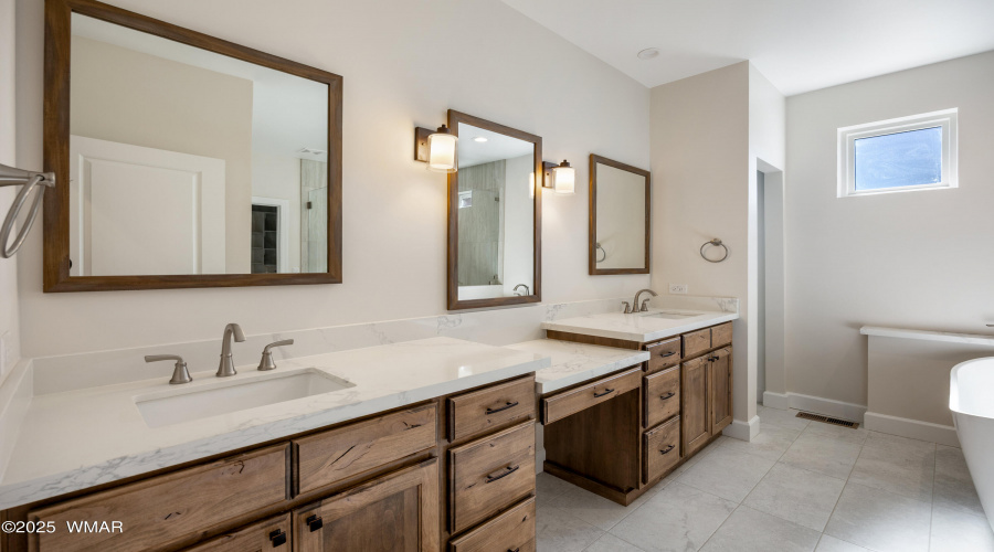 2268RoundaboutCir-HeberOvergaardAZ-19