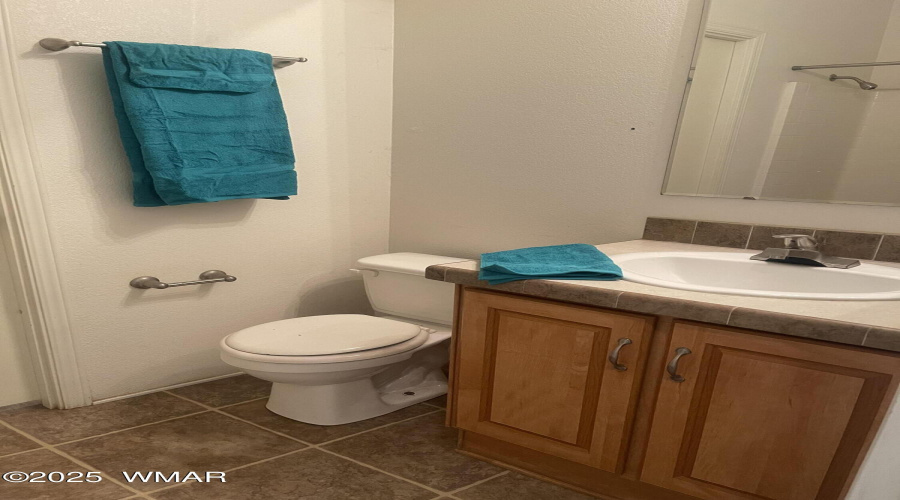 Shared Full Bathroom