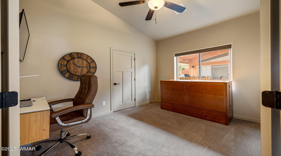 Office or bonus bedroom