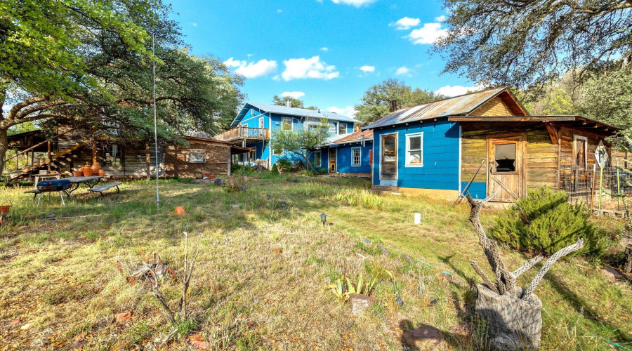 2 Homes & Bunkhouse