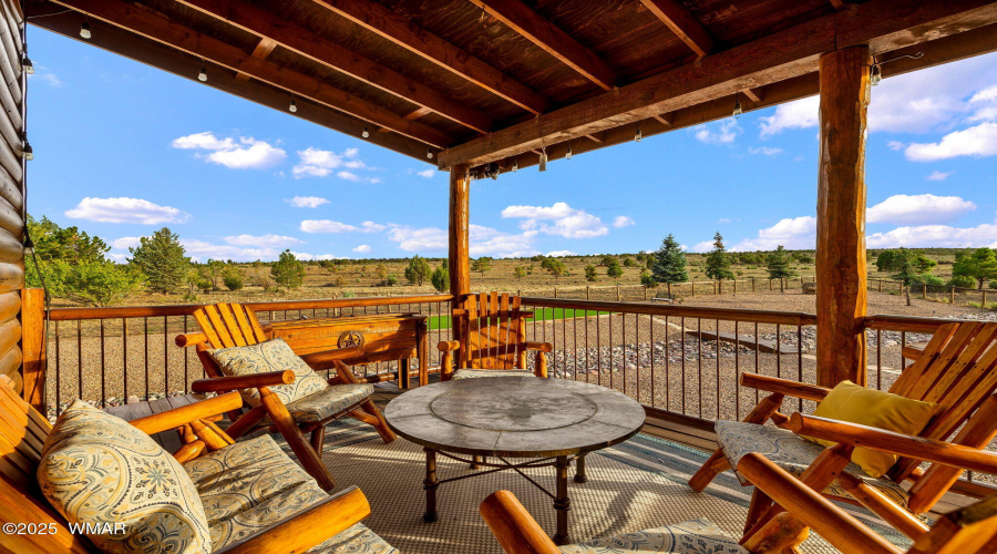 BACK PATIO SITTING AREA