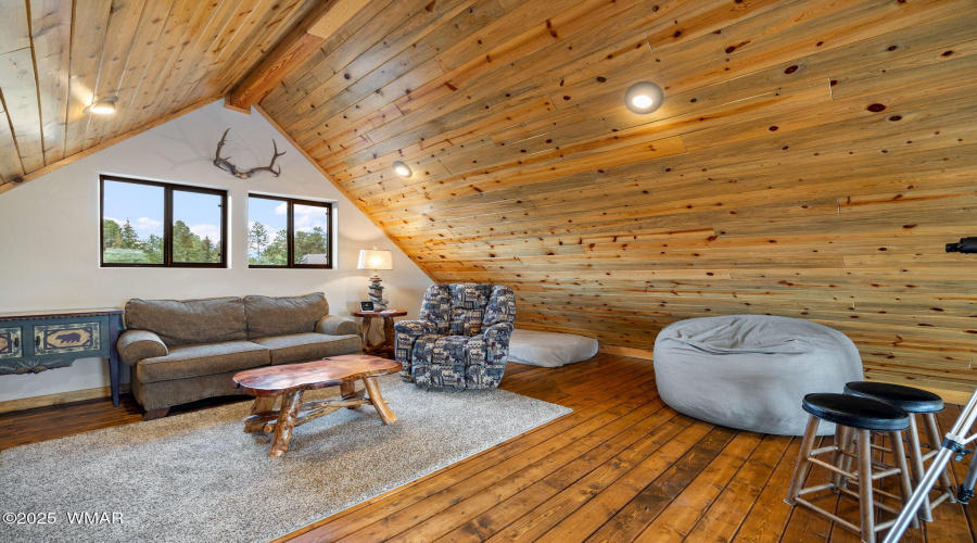 LOFT IN THE GUEST HOUSE