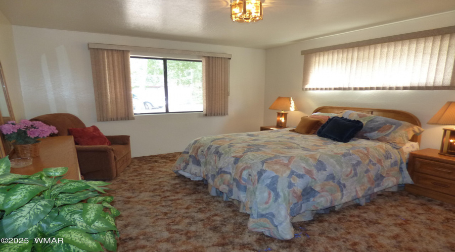 Guest Bedroom 1 (2)