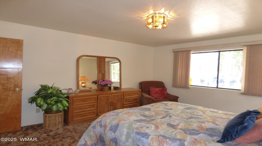 Guest Bedroom 1 (3)