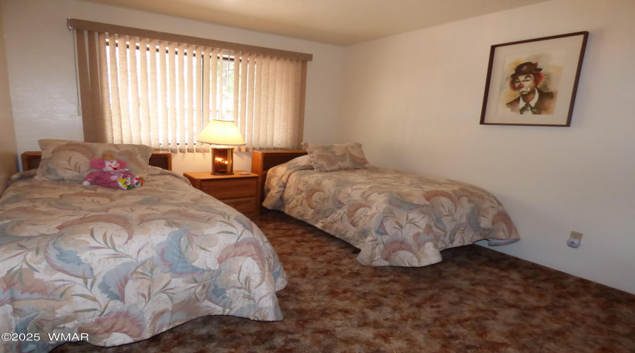 Guest Bedroom 2 (1)