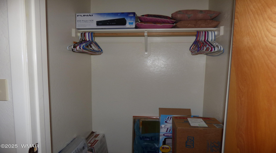 Guest Bedroom 2 (3)