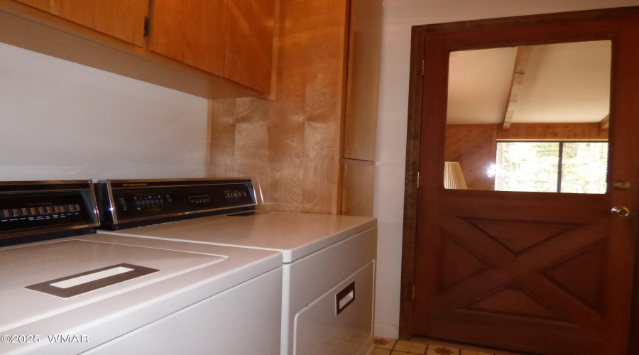 Laundry Room (1)