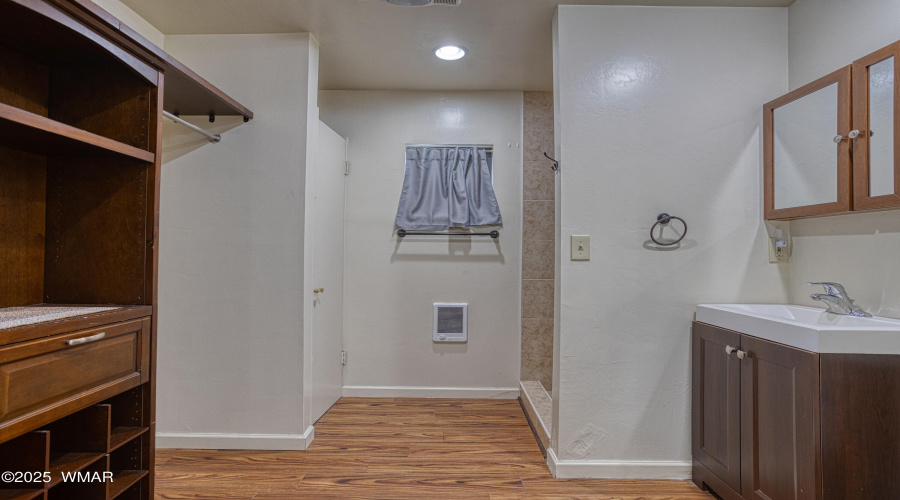 Guest Quarters Bath