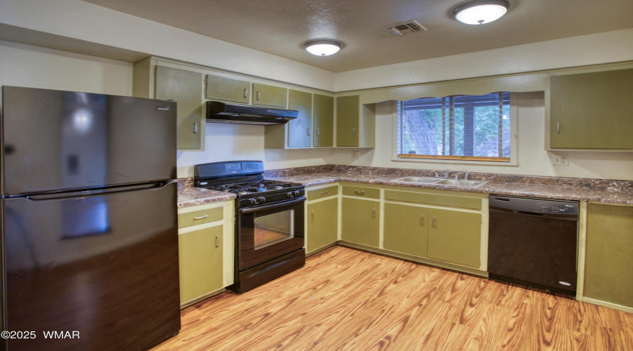 Kitchen - Main House (2)