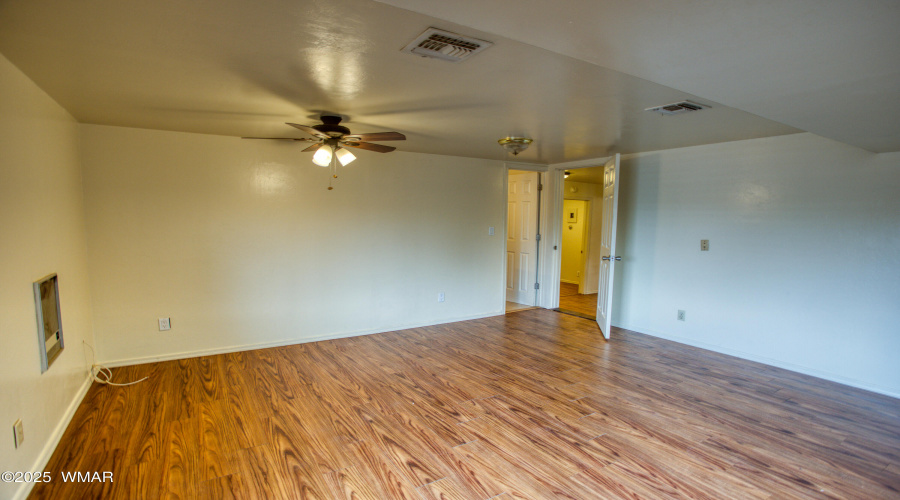Primary Bedroom - Main House (2)