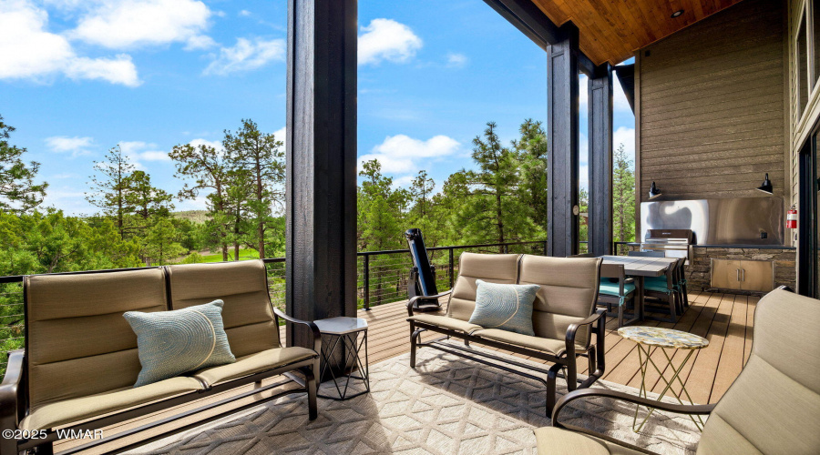 Spacious back deck