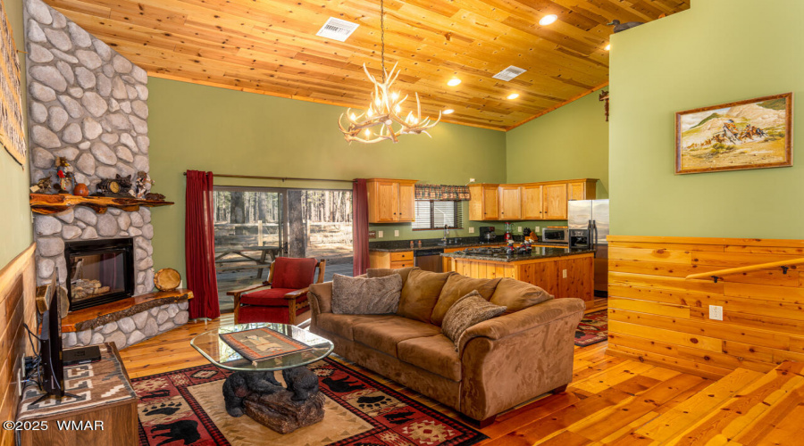 Living & Kitchen
