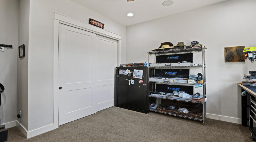 Guest Bedroom 2 (2)