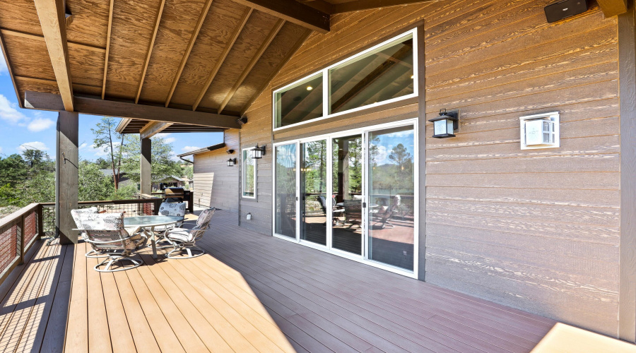 Covered Deck (3)