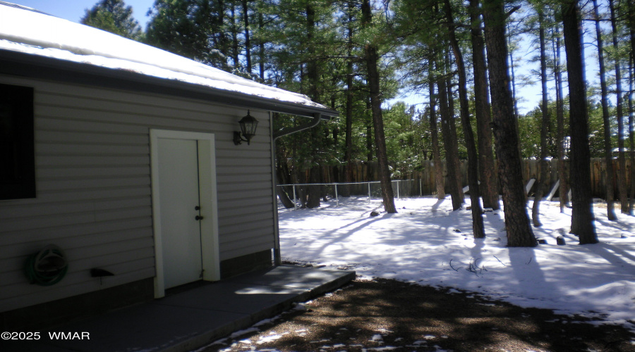 9211 Holly Ln (40)