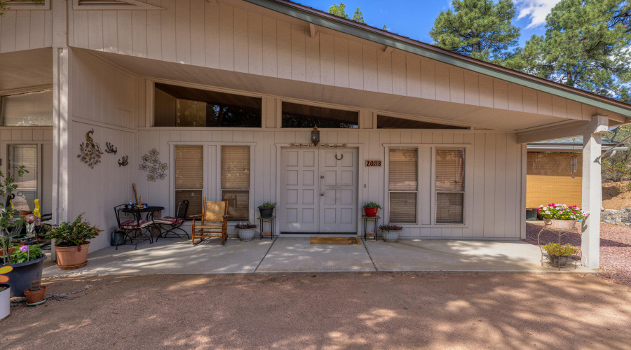019_exterior7_208_e_zurich_payson_85541_
