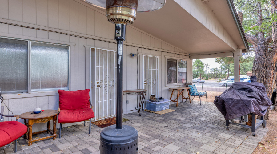 025_exterior13_208_e_zurich_payson_85541