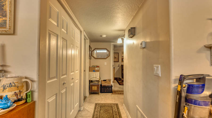048_interior_b27_208_e_zurich_payson_855