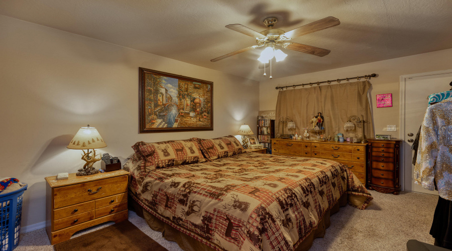 049_interior_b28_208_e_zurich_payson_855