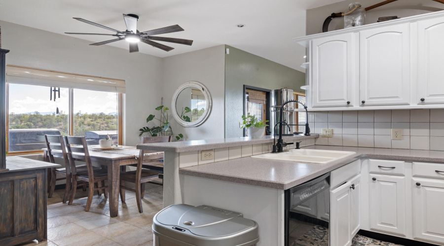 Kitchen/Dining