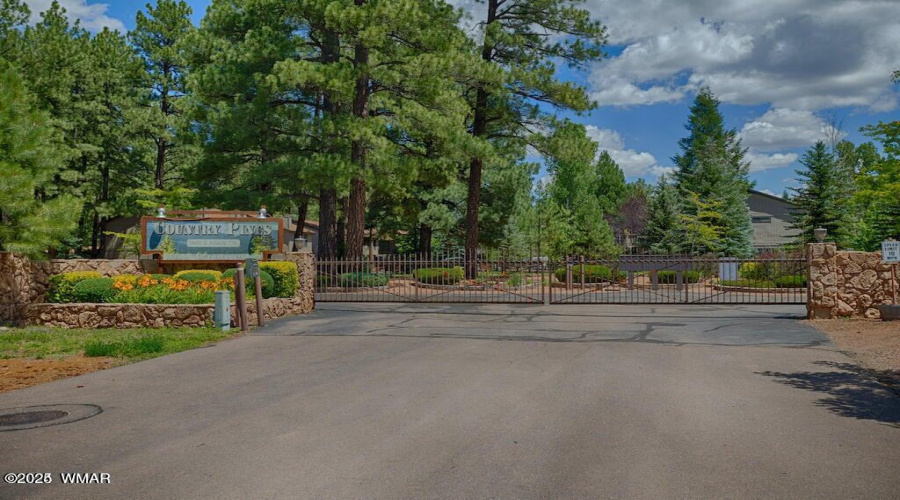 Country Pines Gate
