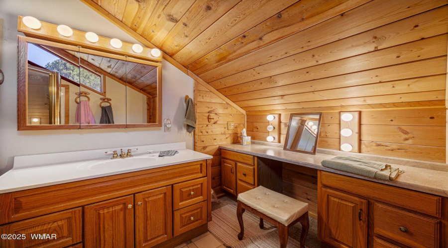 2240RoundaboutWay-HeberOvergaard-AZ-25