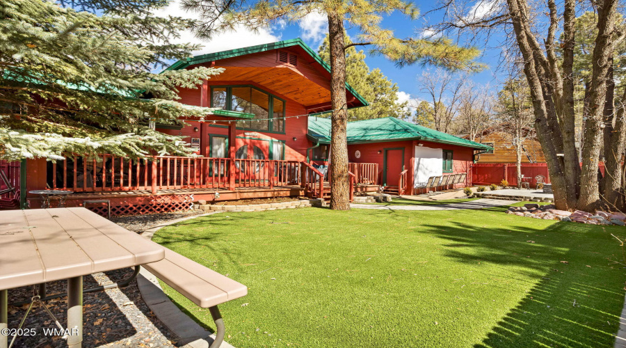 Beautifully Landscaped Back Yard