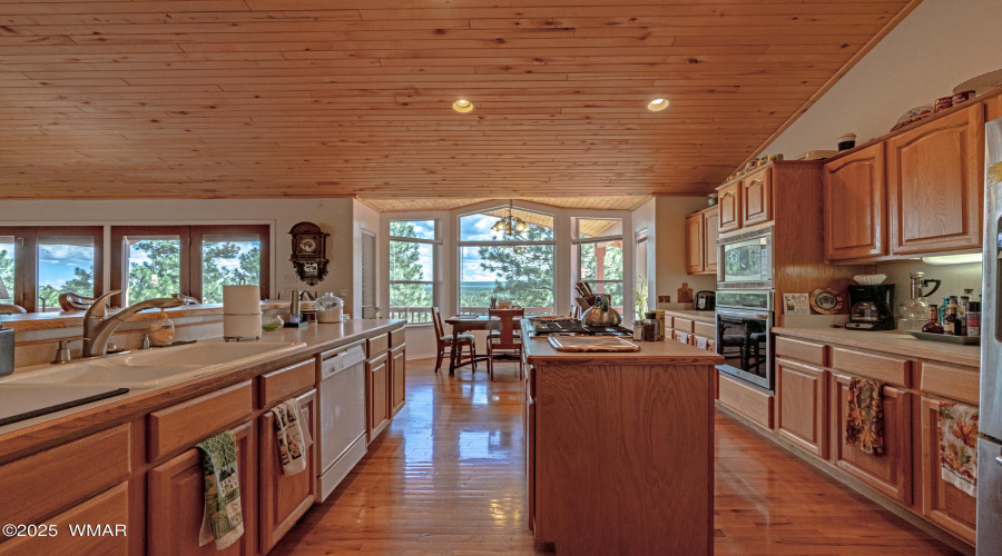 Kitchen to Breakfast Room