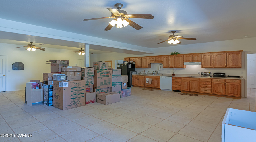30'x27' Great Room w/ Kitchen