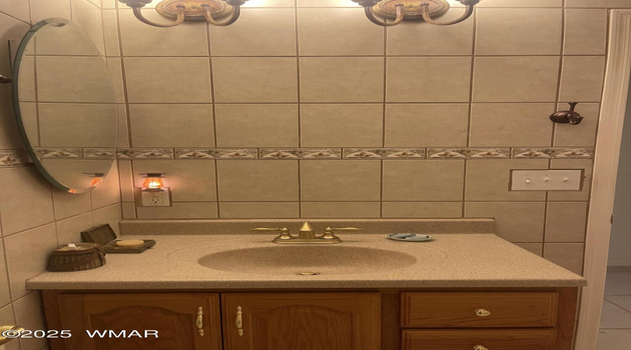 Guest Area Bathroom