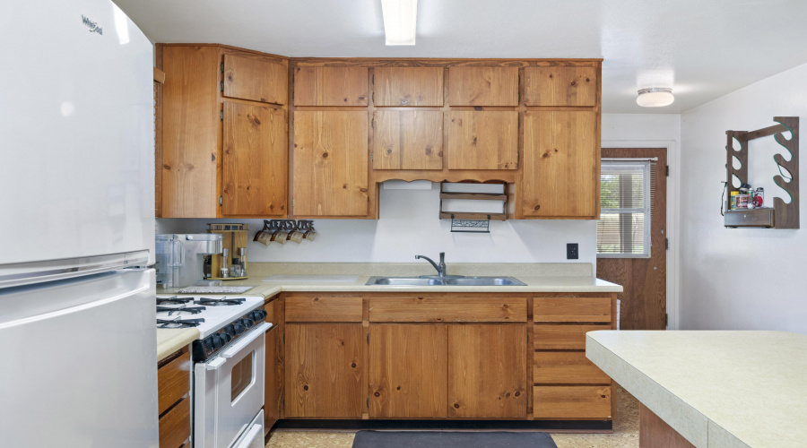Lots of cabinets