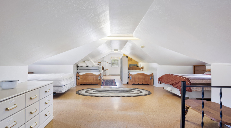 Loft bunkhouse